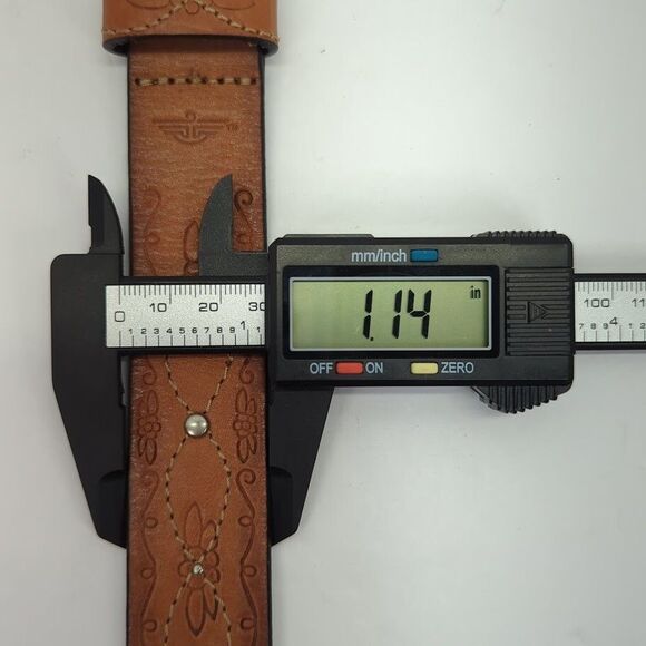 Dockers Embossed‎ Tooled Belt Stitched And Studded Belt #2228 Size Large - Picture 7 of 8